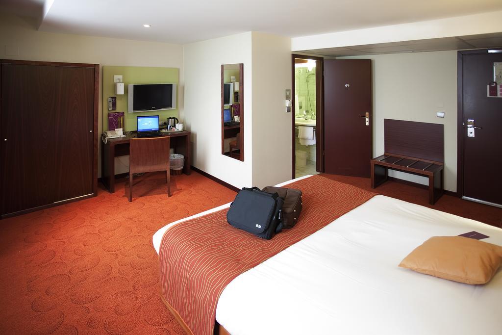 Two Adjacents Double Rooms